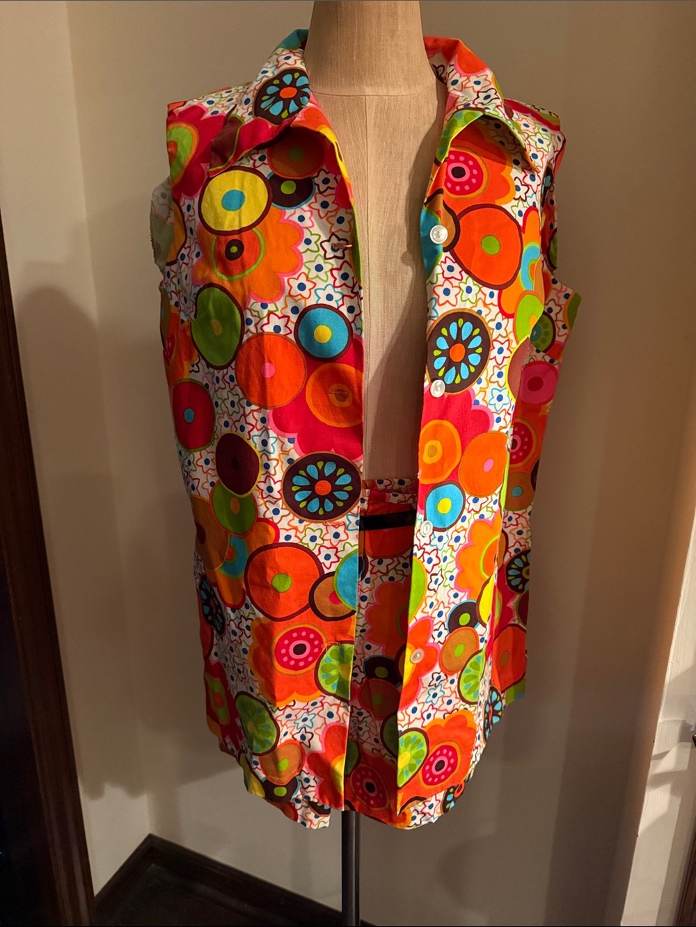 Sleeveless Floral Circle Print Vest - Multicolor